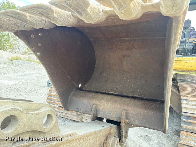 image for item EH7054 1997 Komatsu PC300LC-6LC excavator