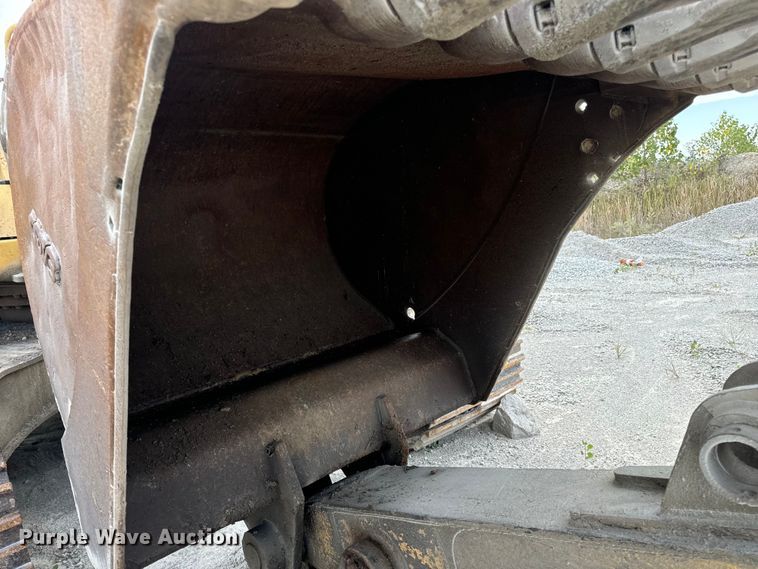 image for item EH7054 1997 Komatsu PC300LC-6LC excavator