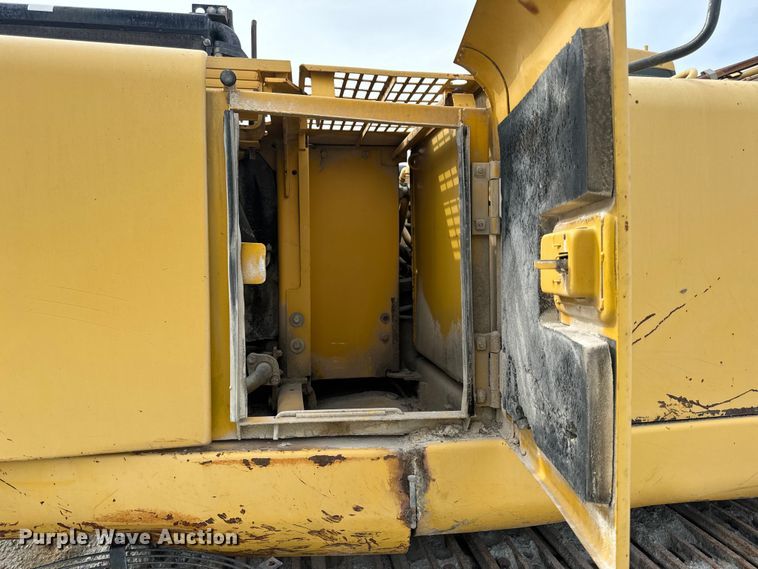 image for item EH7054 1997 Komatsu PC300LC-6LC excavator