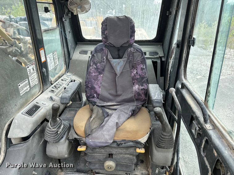 image for item EH7054 1997 Komatsu PC300LC-6LC excavator