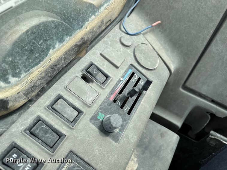 image for item EH7054 1997 Komatsu PC300LC-6LC excavator