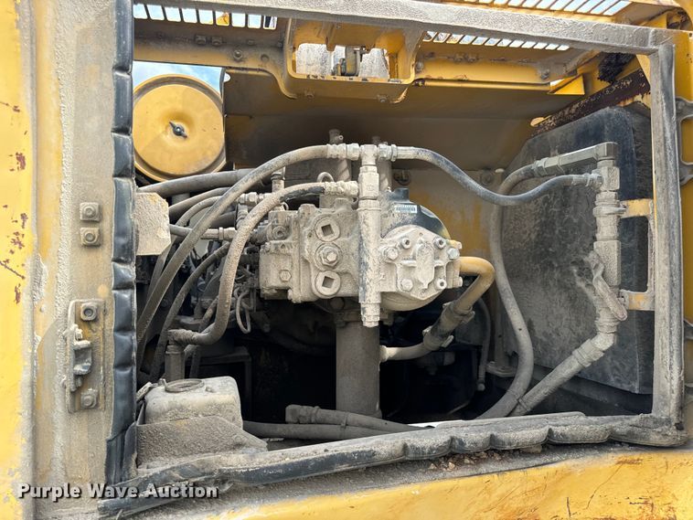 image for item EH7054 1997 Komatsu PC300LC-6LC excavator