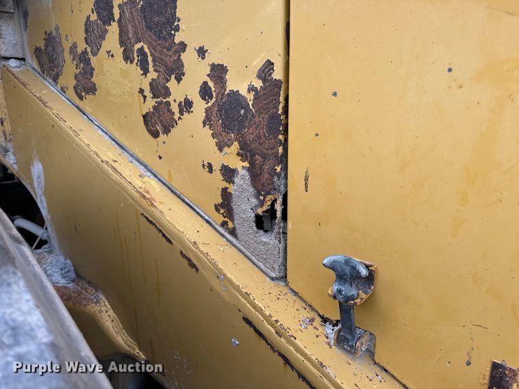 image for item EH7056 1995 Caterpillar  980F Series II wheel loader