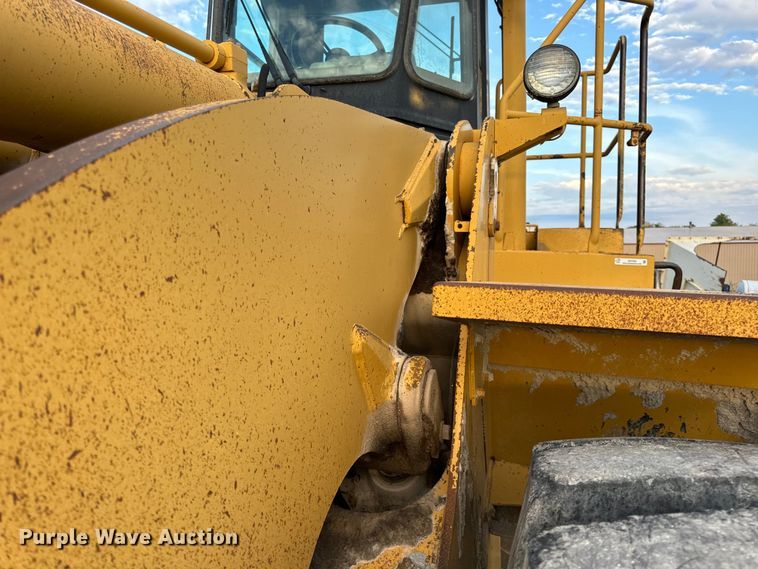 image for item EH7056 1995 Caterpillar  980F Series II wheel loader