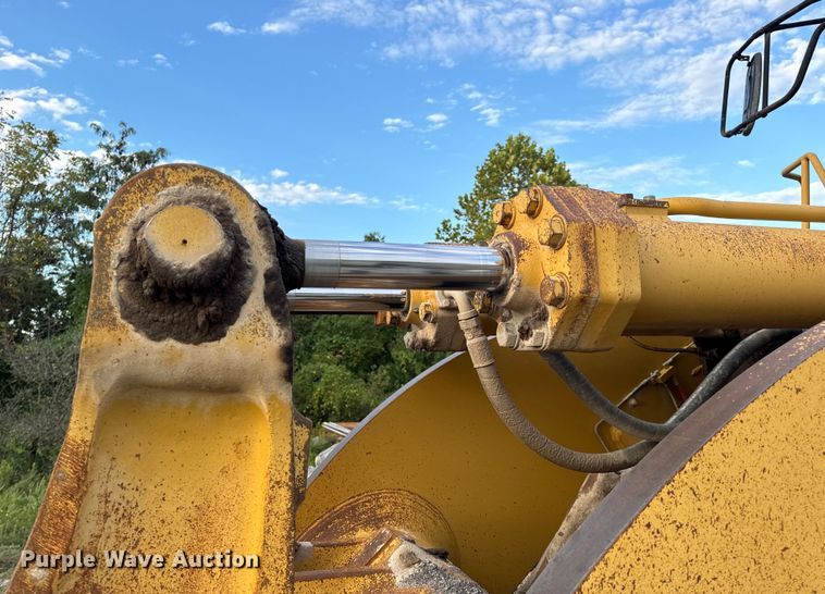 image for item EH7056 1995 Caterpillar  980F Series II wheel loader