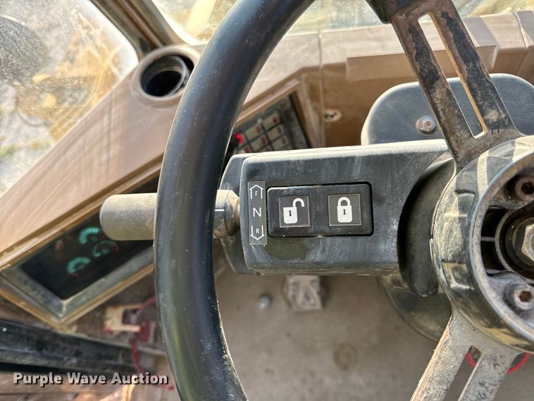 image for item EH7056 1995 Caterpillar  980F Series II wheel loader