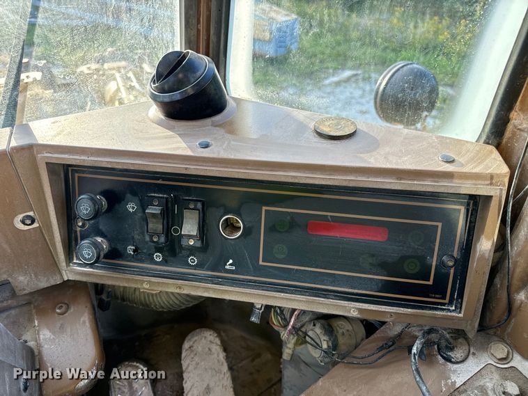 image for item EH7056 1995 Caterpillar  980F Series II wheel loader