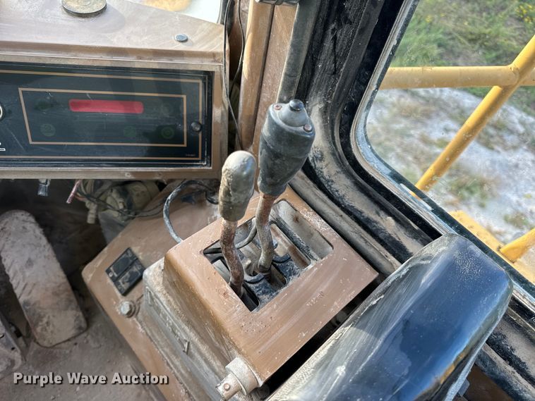 image for item EH7056 1995 Caterpillar  980F Series II wheel loader