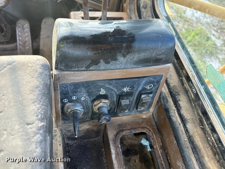 image for item EH7056 1995 Caterpillar  980F Series II wheel loader