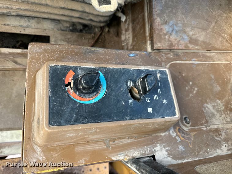 image for item EH7056 1995 Caterpillar  980F Series II wheel loader