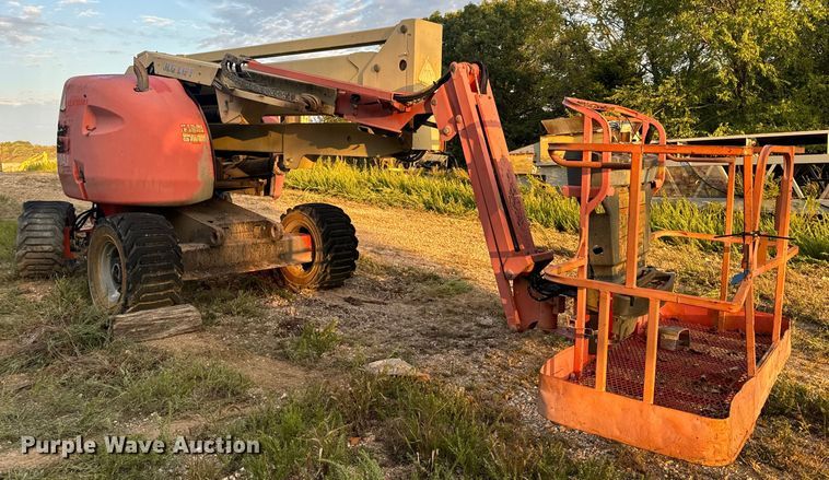 image for item EH7057 2002 JLG 450AJ SII boom lift