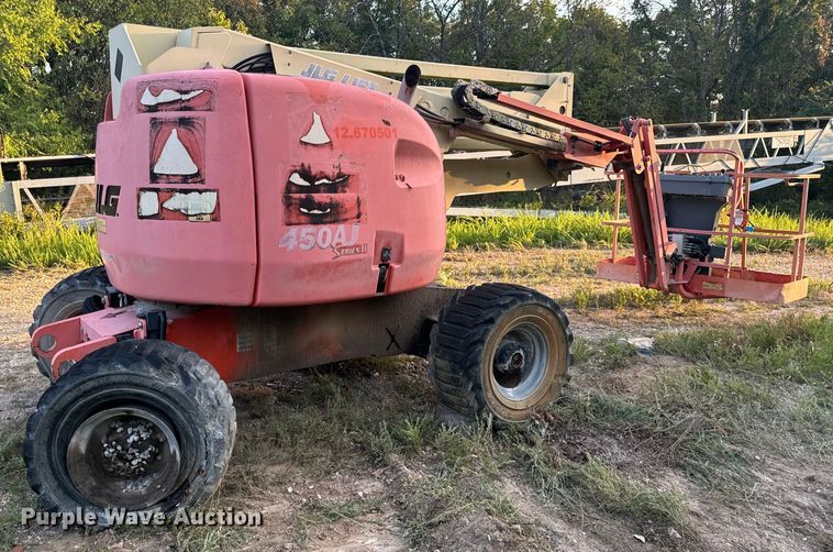 image for item EH7057 2002 JLG 450AJ SII boom lift