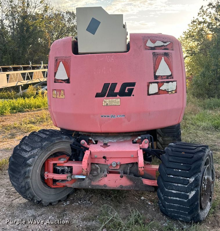 image for item EH7057 2002 JLG 450AJ SII boom lift