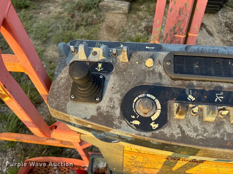 image for item EH7057 2002 JLG 450AJ SII boom lift