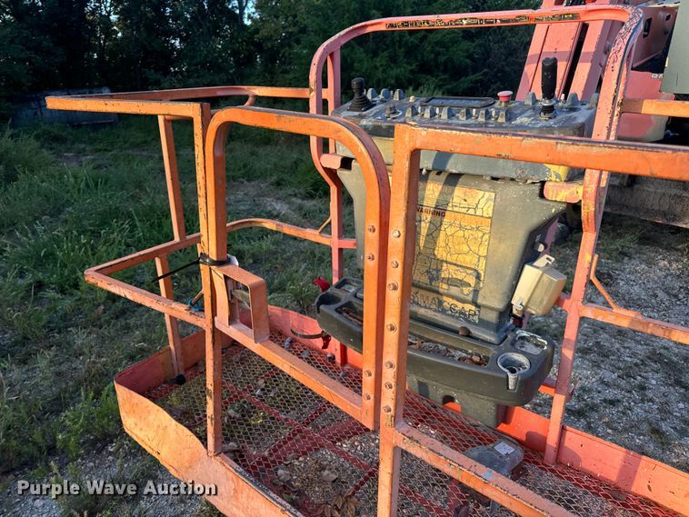 image for item EH7057 2002 JLG 450AJ SII boom lift