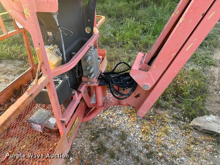 image for item EH7057 2002 JLG 450AJ SII boom lift