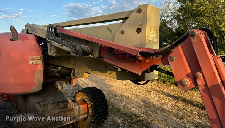 image for item EH7057 2002 JLG 450AJ SII boom lift