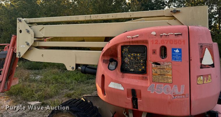 image for item EH7057 2002 JLG 450AJ SII boom lift