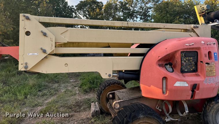 image for item EH7057 2002 JLG 450AJ SII boom lift