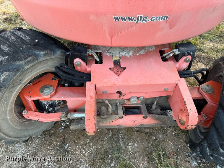 image for item EH7057 2002 JLG 450AJ SII boom lift