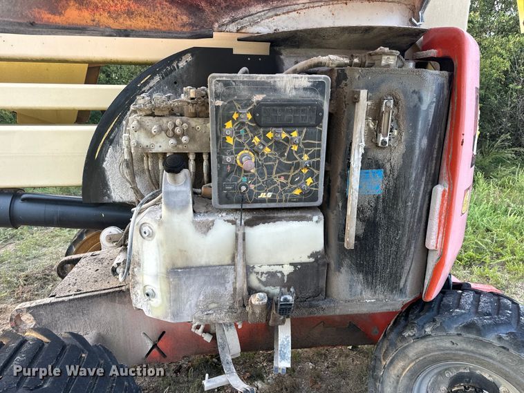 image for item EH7057 2002 JLG 450AJ SII boom lift