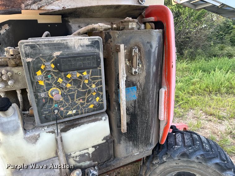 image for item EH7057 2002 JLG 450AJ SII boom lift