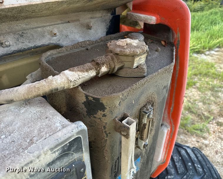 image for item EH7057 2002 JLG 450AJ SII boom lift