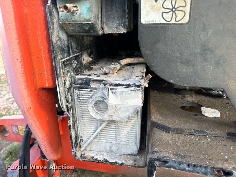 image for item EH7057 2002 JLG 450AJ SII boom lift