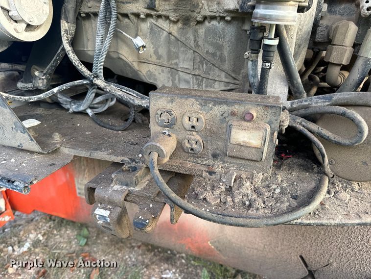 image for item EH7057 2002 JLG 450AJ SII boom lift