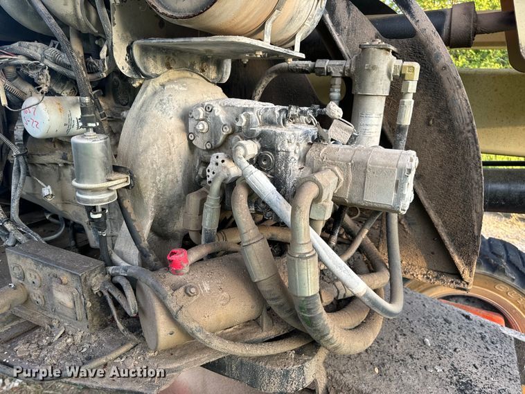 image for item EH7057 2002 JLG 450AJ SII boom lift