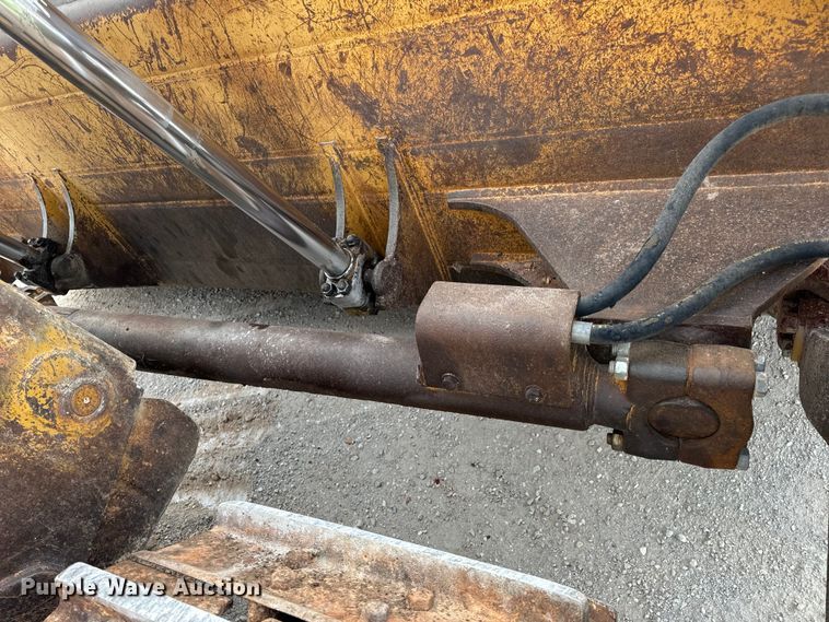 image for item EH7058 1989 Caterpillar D8N dozer