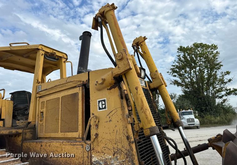 image for item EH7058 1989 Caterpillar D8N dozer