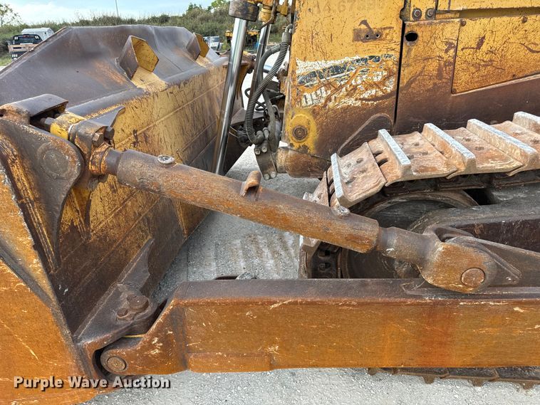 image for item EH7058 1989 Caterpillar D8N dozer