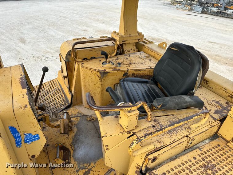 image for item EH7058 1989 Caterpillar D8N dozer