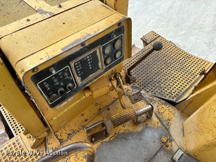 image for item EH7058 1989 Caterpillar D8N dozer