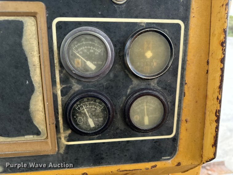 image for item EH7058 1989 Caterpillar D8N dozer