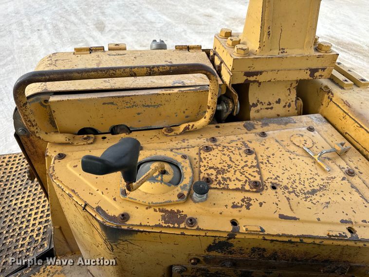 image for item EH7058 1989 Caterpillar D8N dozer