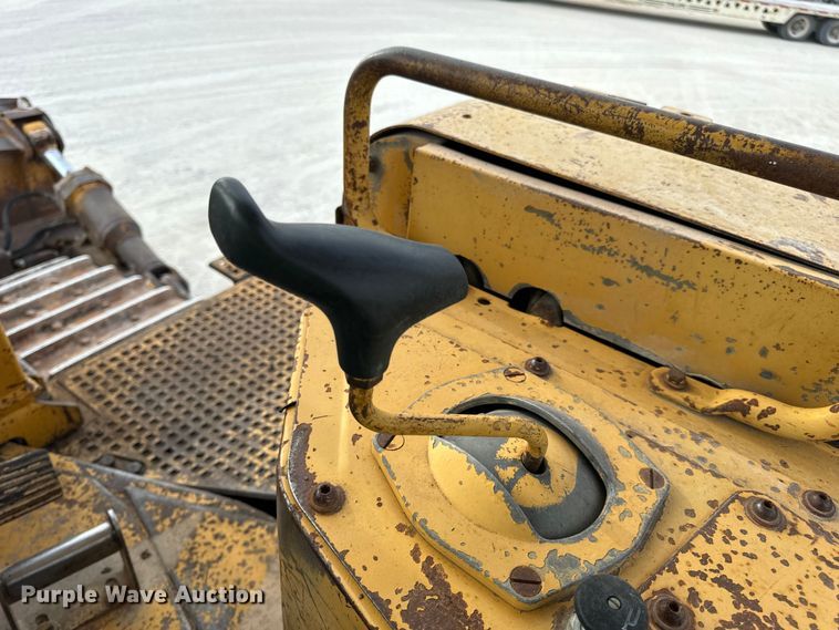 image for item EH7058 1989 Caterpillar D8N dozer