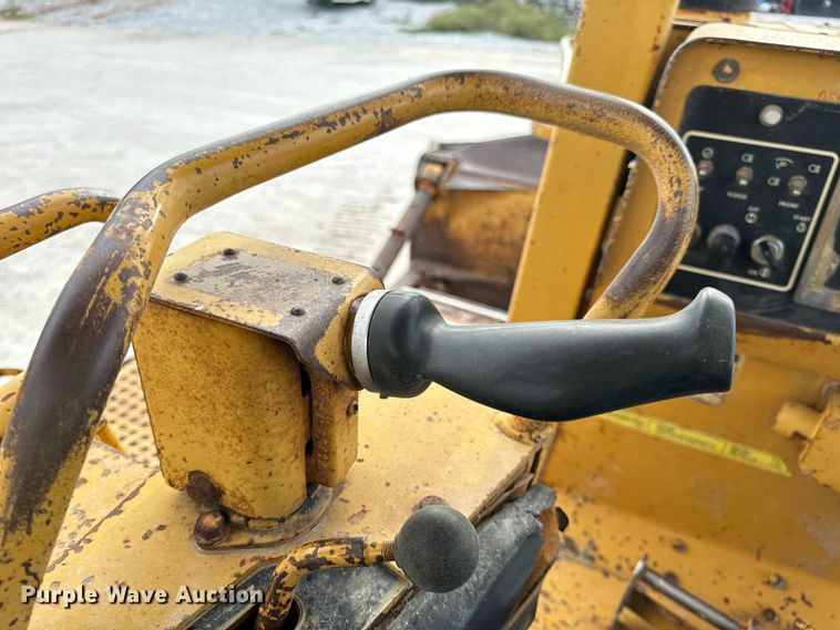 image for item EH7058 1989 Caterpillar D8N dozer