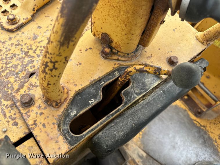 image for item EH7058 1989 Caterpillar D8N dozer