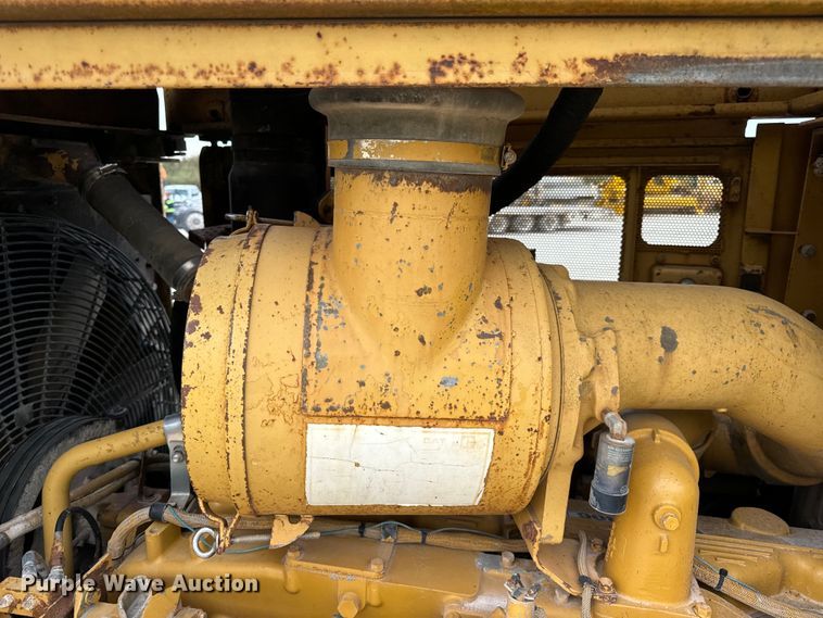 image for item EH7058 1989 Caterpillar D8N dozer