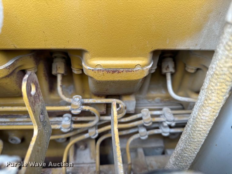 image for item EH7058 1989 Caterpillar D8N dozer