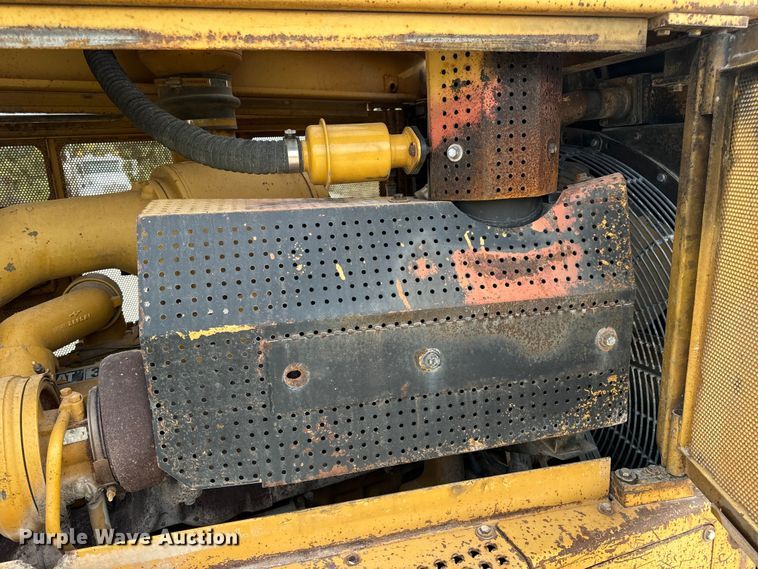 image for item EH7058 1989 Caterpillar D8N dozer