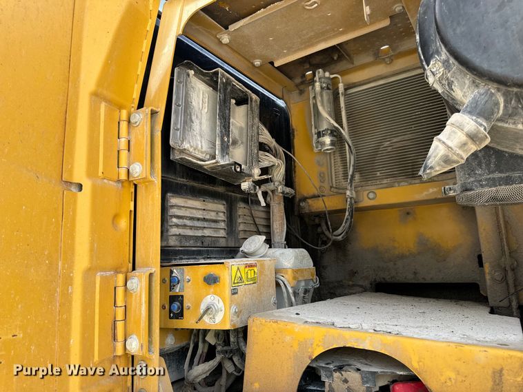 image for item EH7059 2009 Caterpillar 345D L excavator