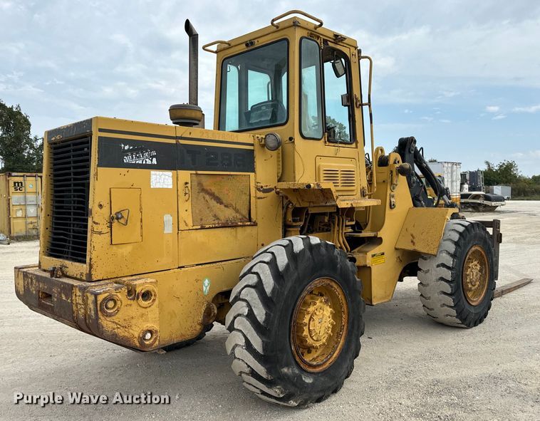 image for item EH7063 1989 Caterpillar IT28B wheel loader