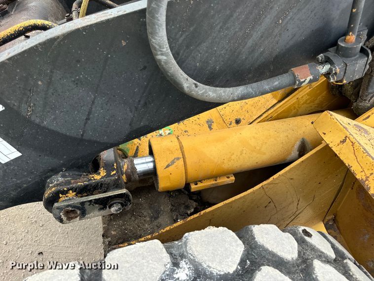 image for item EH7063 1989 Caterpillar IT28B wheel loader