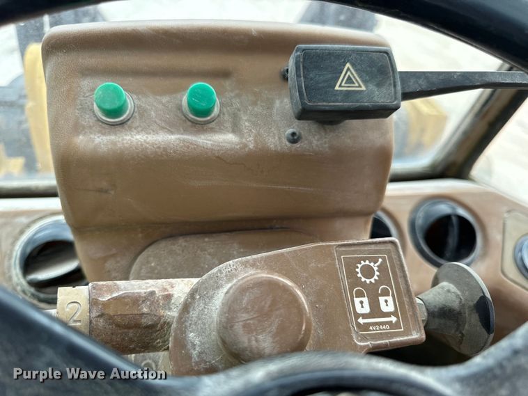 image for item EH7063 1989 Caterpillar IT28B wheel loader