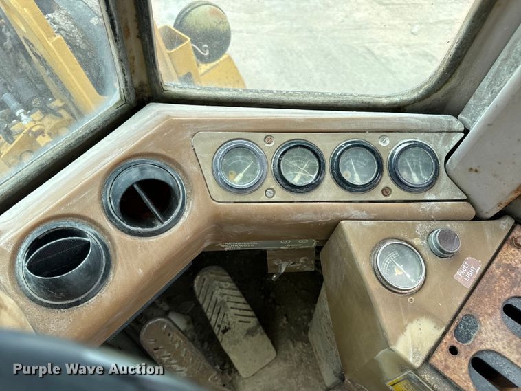 image for item EH7063 1989 Caterpillar IT28B wheel loader