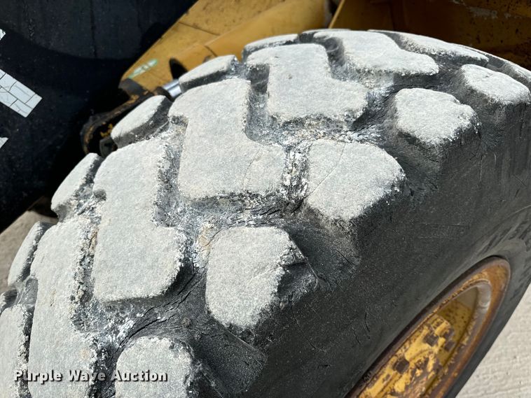 image for item EH7063 1989 Caterpillar IT28B wheel loader