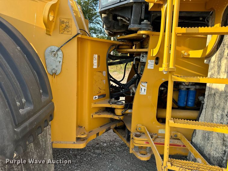 image for item EH7066 John Deere 844K-II wheel loader